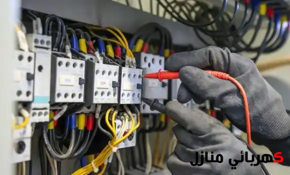 كهربائي تيار خفيف, كهربائي فيبر, أعمال التيار الخفيف والفيبر